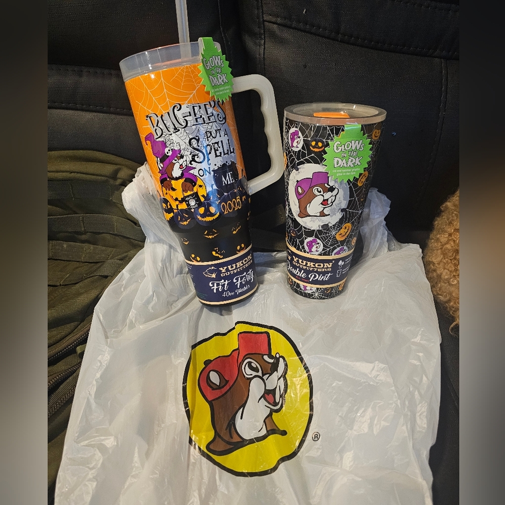 Bucees 2025 Halloween Lot of 2Tumblers Yukon Put A Spell On Me Glow In Dark New